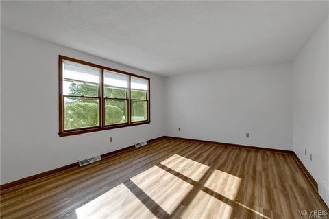 Tiny photo for 276 Tennyson, Amherst, NY 14221 (MLS # B1655471)