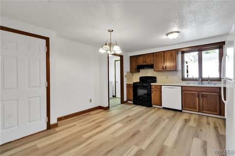 Tiny photo for 276 Tennyson, Amherst, NY 14221 (MLS # B1655471)