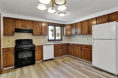 Tiny photo for 276 Tennyson, Amherst, NY 14221 (MLS # B1655471)