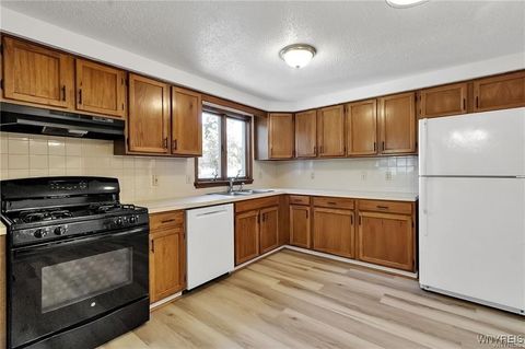 Tiny photo for 276 Tennyson, Amherst, NY 14221 (MLS # B1655471)