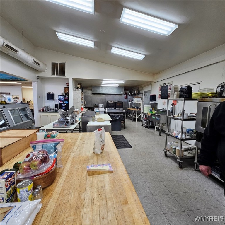 Yates, New York 14098, United States, ,Commercial,Active,90999