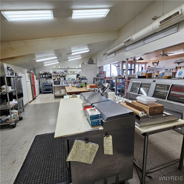 Yates, New York 14098, United States, ,Commercial,Active,90999