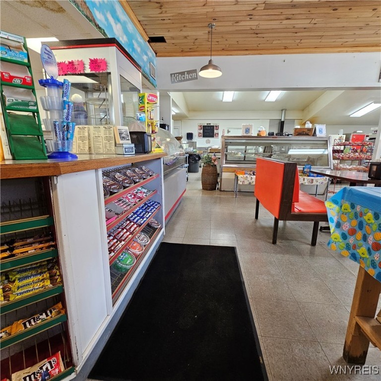 Yates, New York 14098, United States, ,Commercial,Active,90999