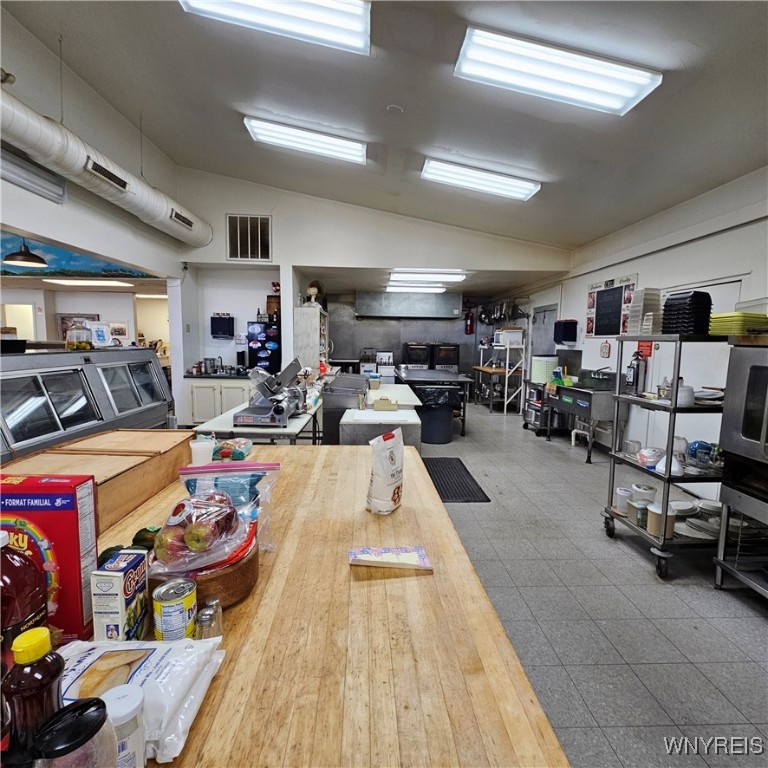 Yates, New York 14098, United States, ,Commercial,Active,90999