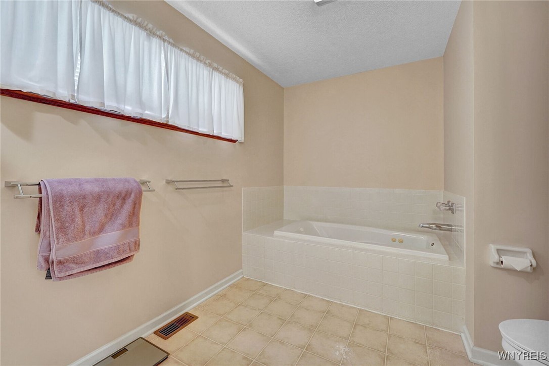 3960 Walden Avenue, Lancaster, New York image 21