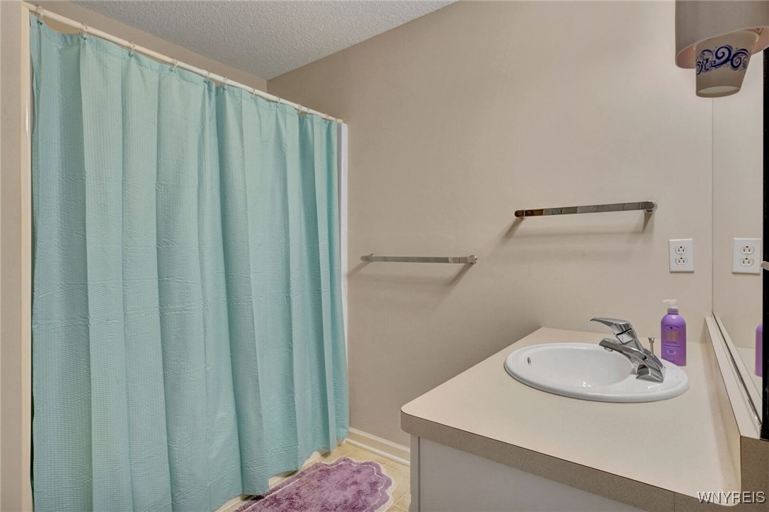 3960 Walden Avenue, Lancaster, New York image 24