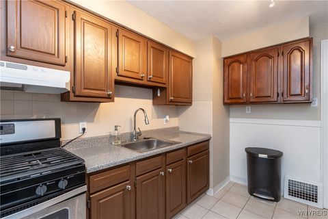 Tiny photo for 189 Hamilton Drive #1, Amherst, NY 14226 (MLS # B1655423)