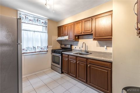 Tiny photo for 189 Hamilton Drive #1, Amherst, NY 14226 (MLS # B1655423)