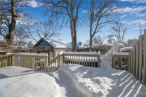 Tiny photo for 519 E Thompson Street, North Tonawanda, NY 14120 (MLS # B1660437)