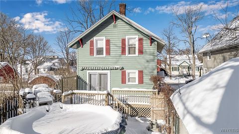 Tiny photo for 519 E Thompson Street, North Tonawanda, NY 14120 (MLS # B1660437)
