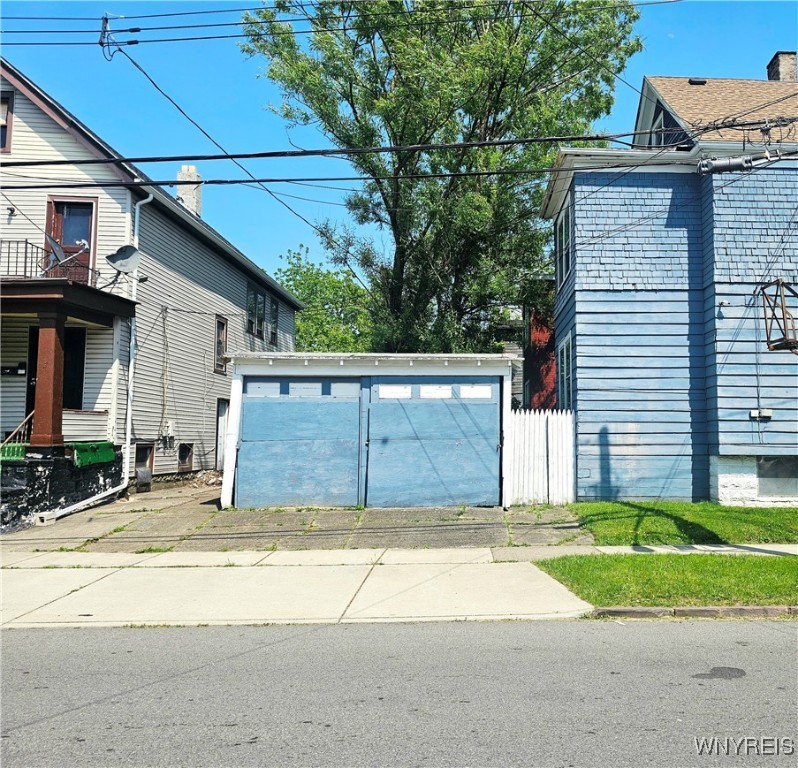 472 Leroy Avenue