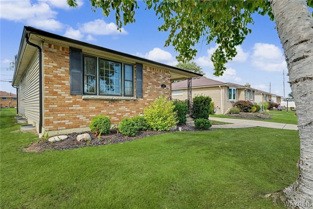 Photo of 298 Lydia Lane, Cheektowaga, NY 14225 (MLS # B1702908)
