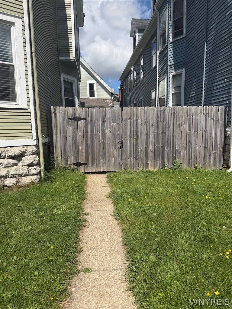 Photo of 348 Auburn Avenue, Buffalo, NY 14213 (MLS # B1712679)
