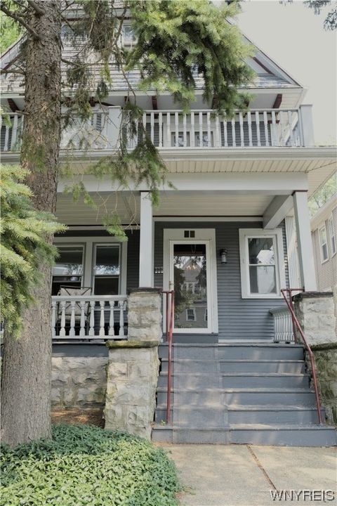 Photo of 27 Brantford Place, Buffalo, NY 14222 (MLS # B1504816)