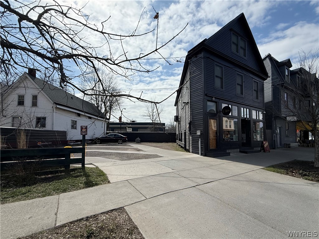 507 W Utica Street