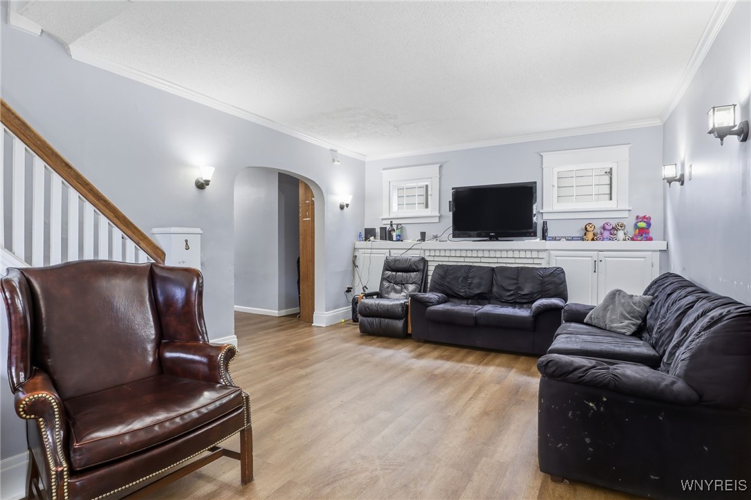 116 W Winspear Avenue