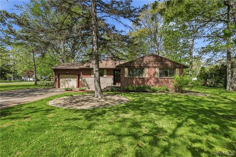 Homes For Sale - 5056 Bronson Drive<br/> Niagara County, Lewiston, NY 14092
