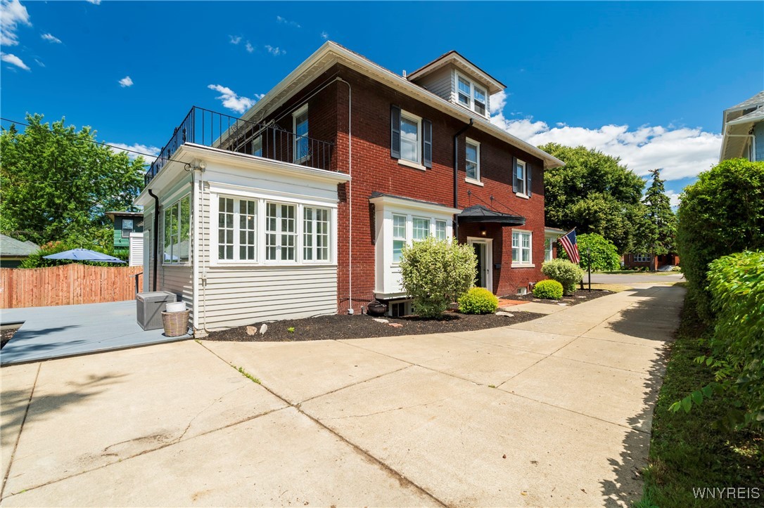 36 University Avenue