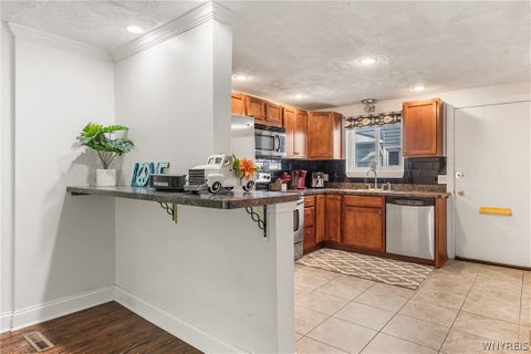 Tiny photo for 216 Summer Street #6, Buffalo, NY 14222 (MLS # B1722808)