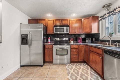 Tiny photo for 216 Summer Street #6, Buffalo, NY 14222 (MLS # B1722808)