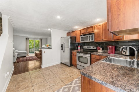 Tiny photo for 216 Summer Street #6, Buffalo, NY 14222 (MLS # B1722808)