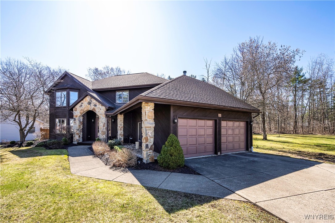 4523 Winding Woods Ln Ln, Hamburg, New York image 2