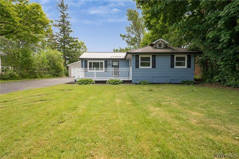 Homes For Sale - 2605 Hakanaw Avenue<br/> Hamburg, NY 14075