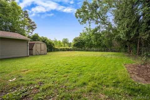 Tiny photo for 2605 Hakanaw Avenue, Hamburg, NY 14075 (MLS # B1689915)