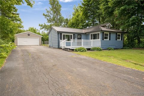 Tiny photo for 2605 Hakanaw Avenue, Hamburg, NY 14075 (MLS # B1689915)