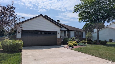 Tiny photo for 36 Pheasant Run Lane, Lancaster, NY 14086 (MLS # B1715231)