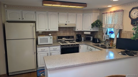 Tiny photo for 36 Pheasant Run Lane, Lancaster, NY 14086 (MLS # B1715231)