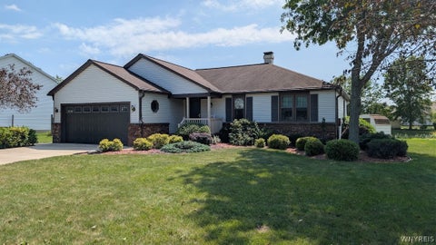 Tiny photo for 36 Pheasant Run Lane, Lancaster, NY 14086 (MLS # B1715231)