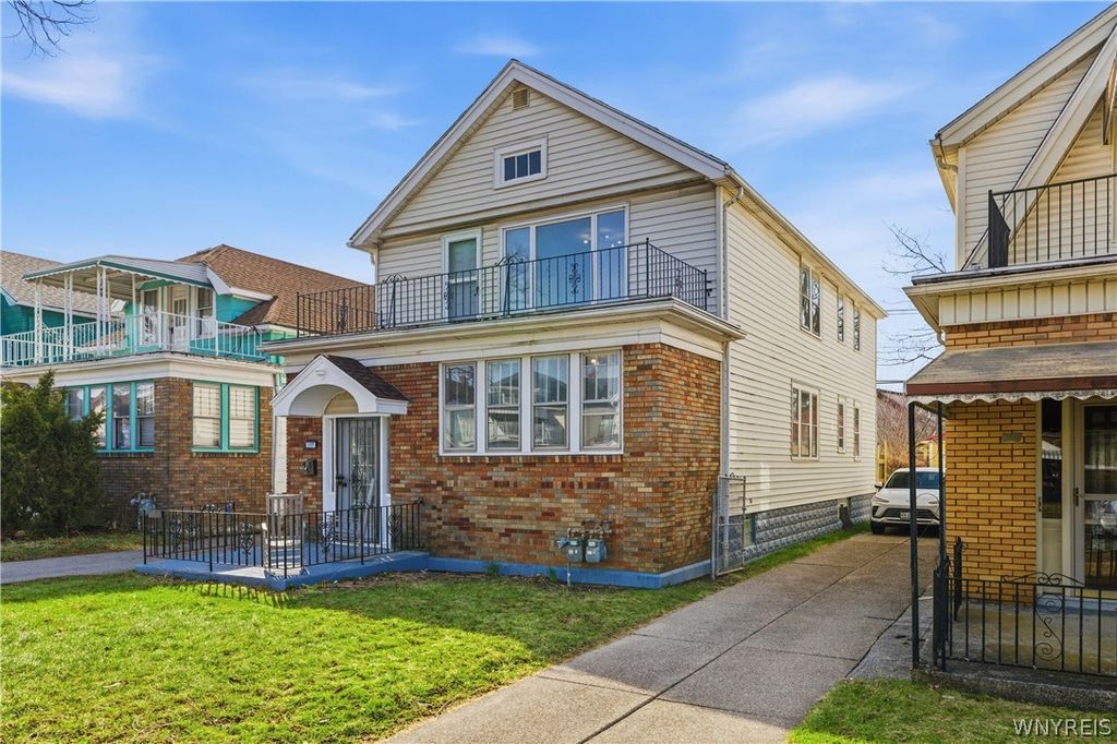 Photo of 207 Davidson Avenue, Buffalo, NY 14215 (MLS # B1668588)