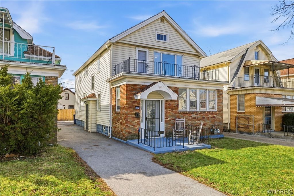 Photo of 207 Davidson Avenue, Buffalo, NY 14215 (MLS # B1668588)