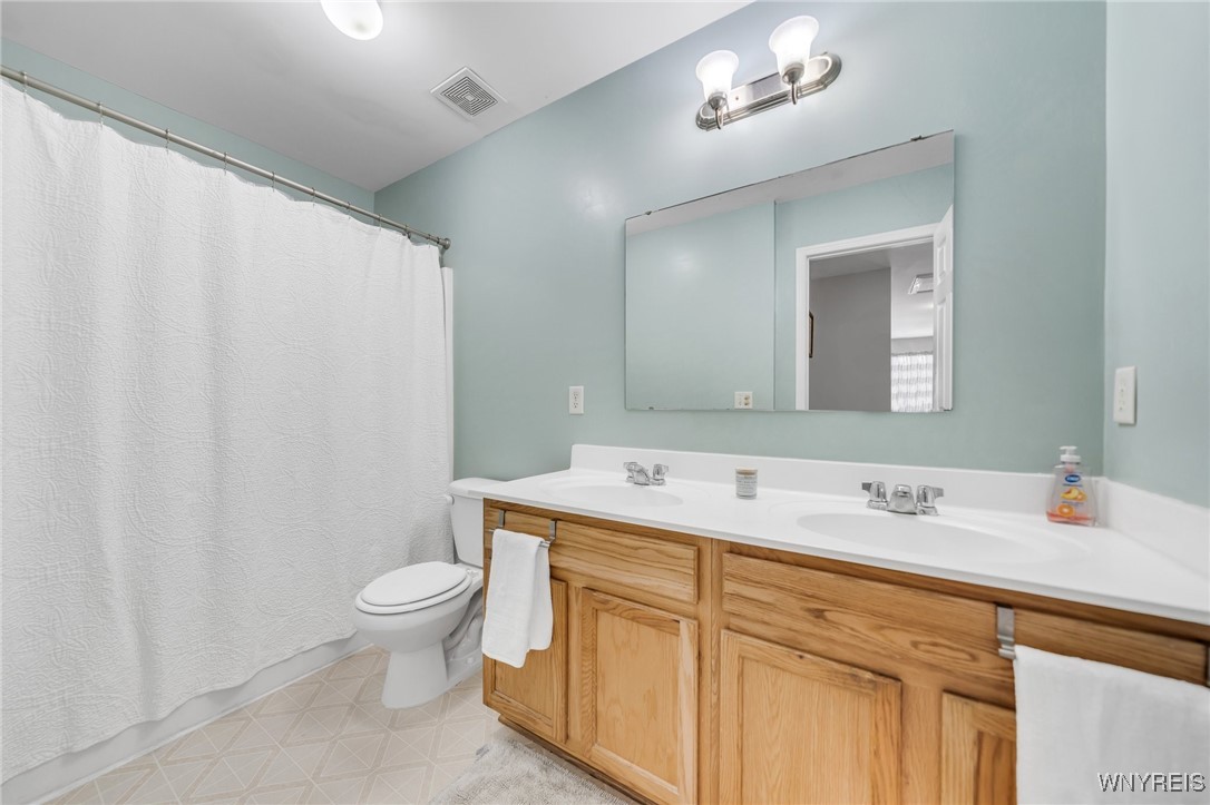 6096 Woodford Drive, Hamburg, New York image 35
