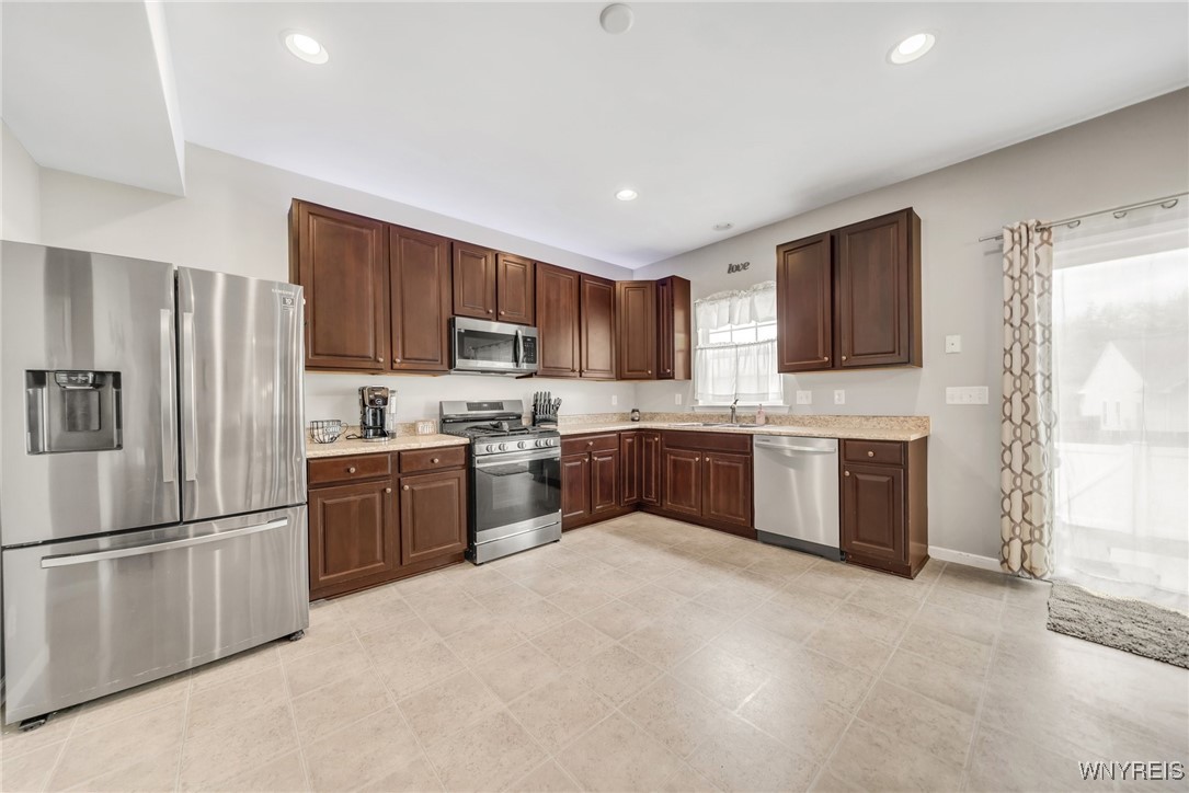 6096 Woodford Drive, Hamburg, New York image 15