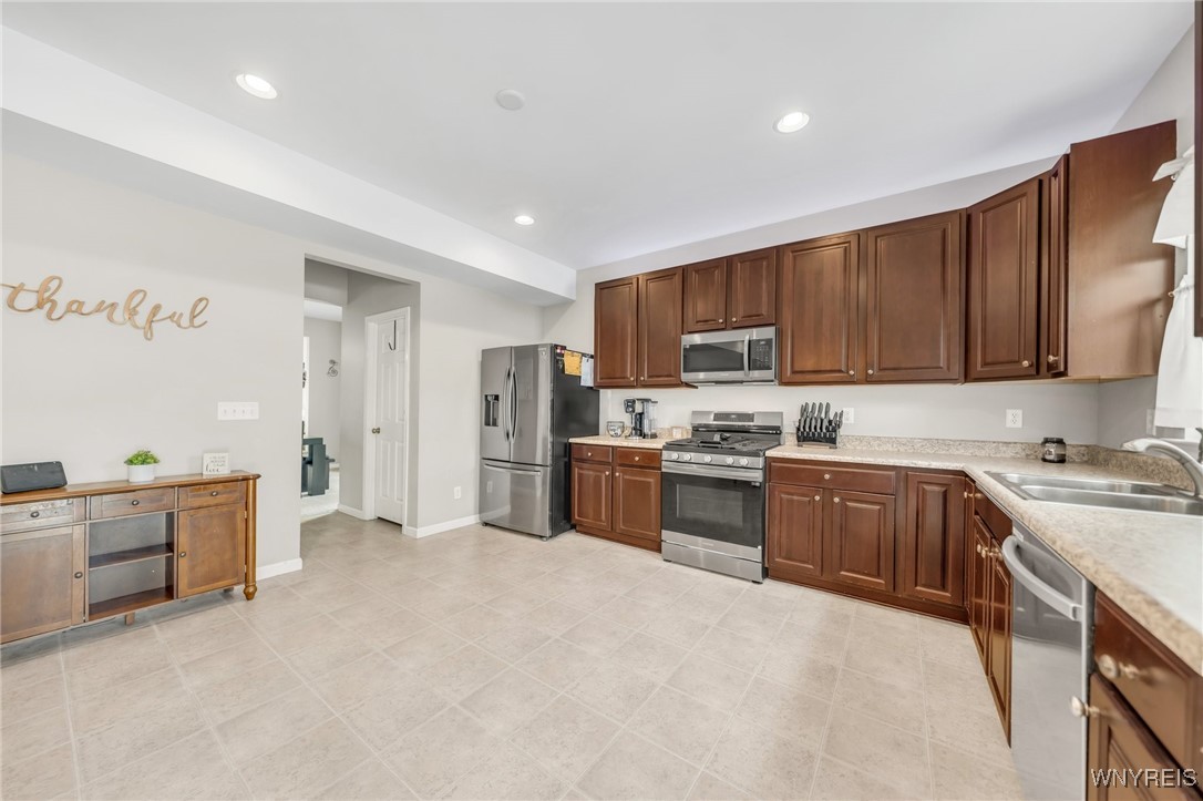 6096 Woodford Drive, Hamburg, New York image 17