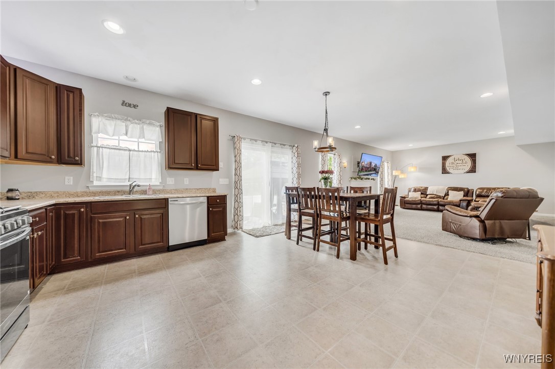 6096 Woodford Drive, Hamburg, New York image 20