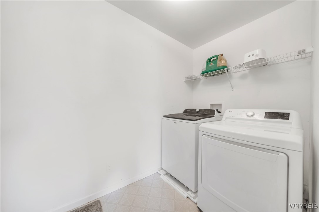 6096 Woodford Drive, Hamburg, New York image 42