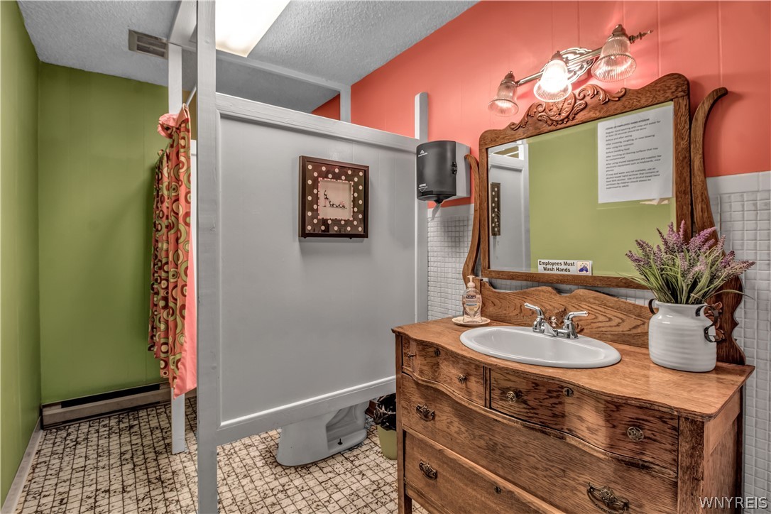 Cambria, New York 14094, United States, ,Commercial,Active,40847