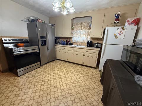 Tiny photo for 484 22nd Street, Niagara Falls, NY 14303 (MLS # B1700752)
