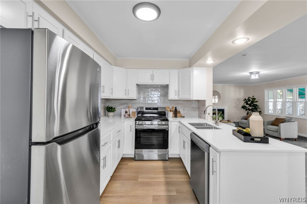 Photo of 262 Vicksburg Avenue, Tonawanda, NY 14150 (MLS # B1668698)