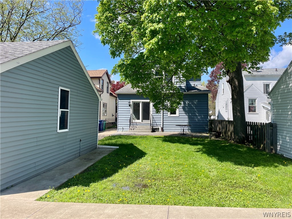 93 Narragansett Road
