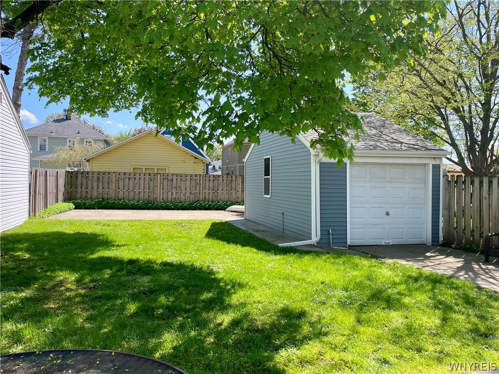 93 Narragansett Road