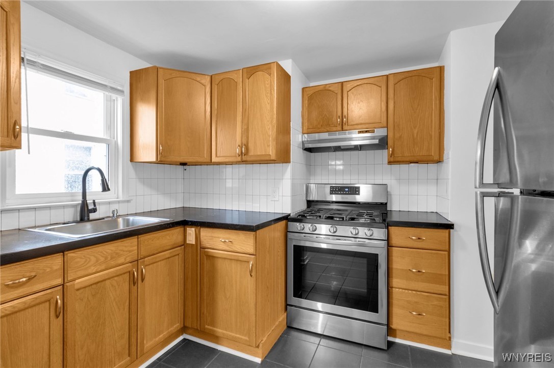 240 Callodine Avenue