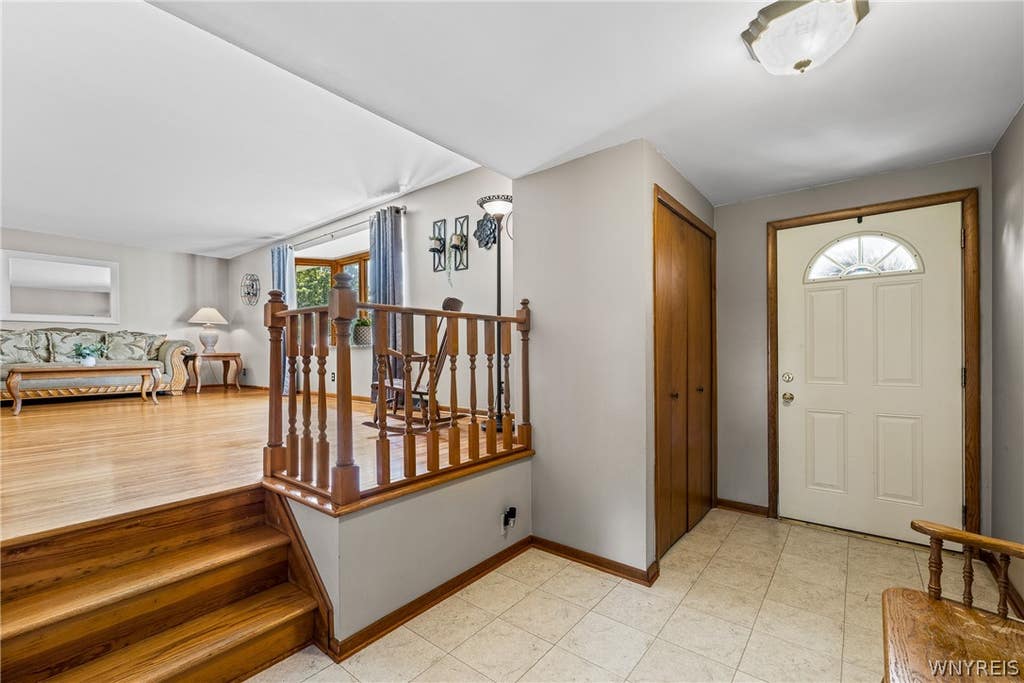 Photo of 10 Meadow Lea Drive, Lancaster, NY 14086 (MLS # B1703740)