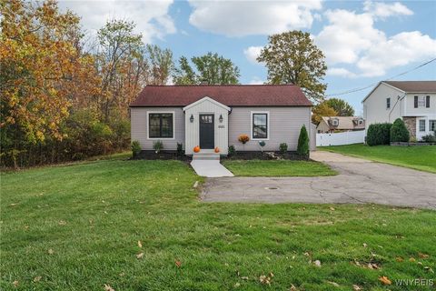 Photo of 1665 Maple Road, Amherst, NY 14221 (MLS # B1646138) Photo of 1665 Maple Road, Amherst, NY 14221 (MLS # B1646138)
