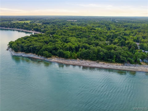 Multifamily For Sale - 6 -7 Lotus Bay Road<br/> Erie County, Brant, NY 14081