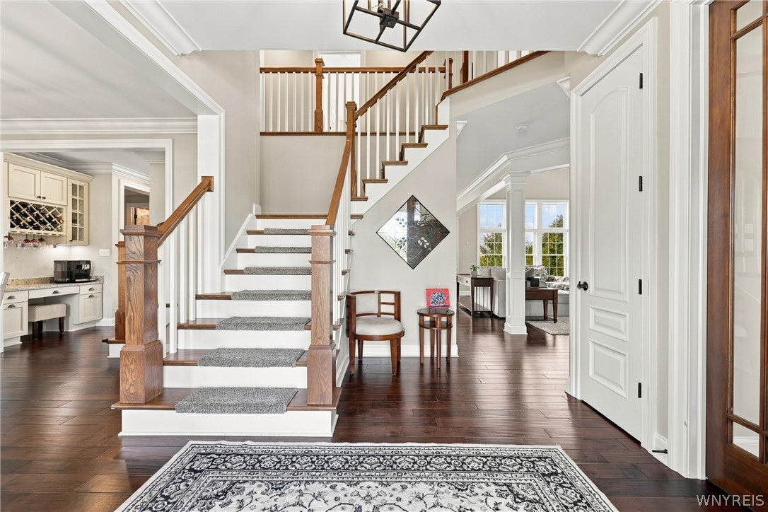 5366 Glenview Drive