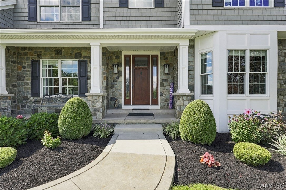 5366 Glenview Drive